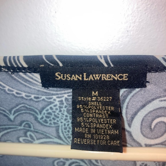 SUSAN Lawrence  Black Floral Attached Cardigan  Top Size Medium. - Picture 7 of 7